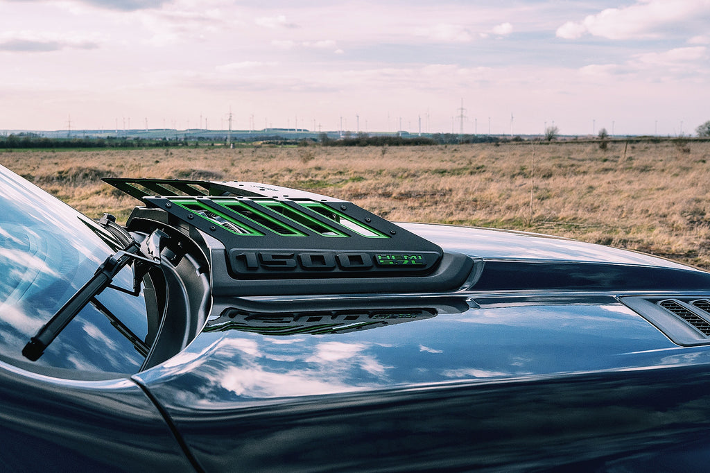 Modularackz Hood Scoop LED für RAM 1500
