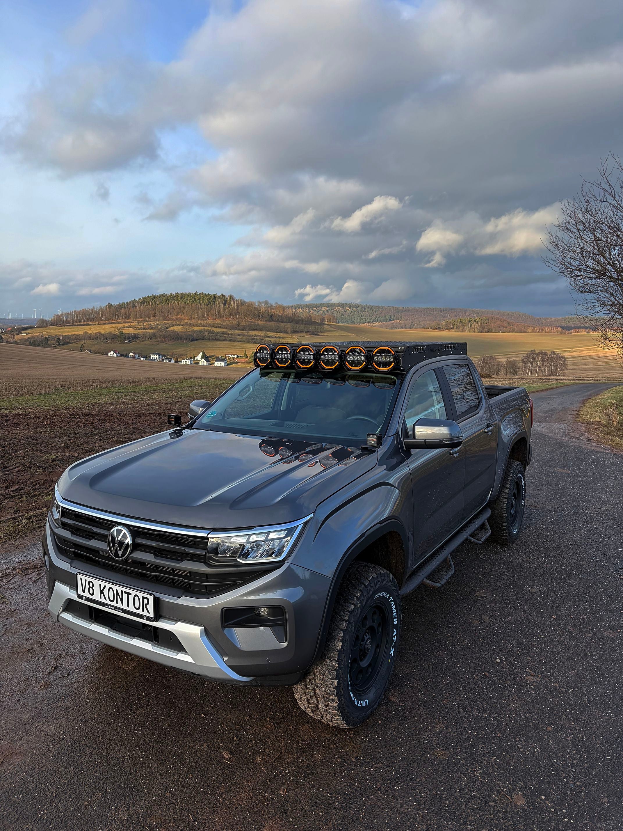 VW Amarok Gen2  Arbeitsscheinwerfer plus Motorhaubenhalter Kit Siberia XP