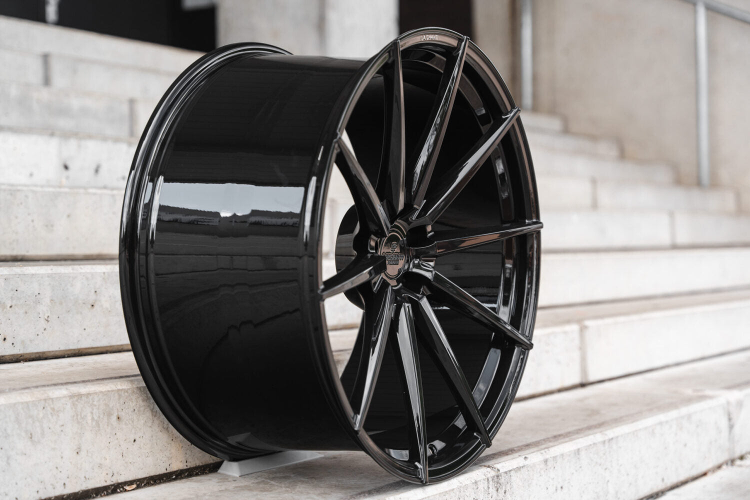 LC F10  23Zoll 5x130