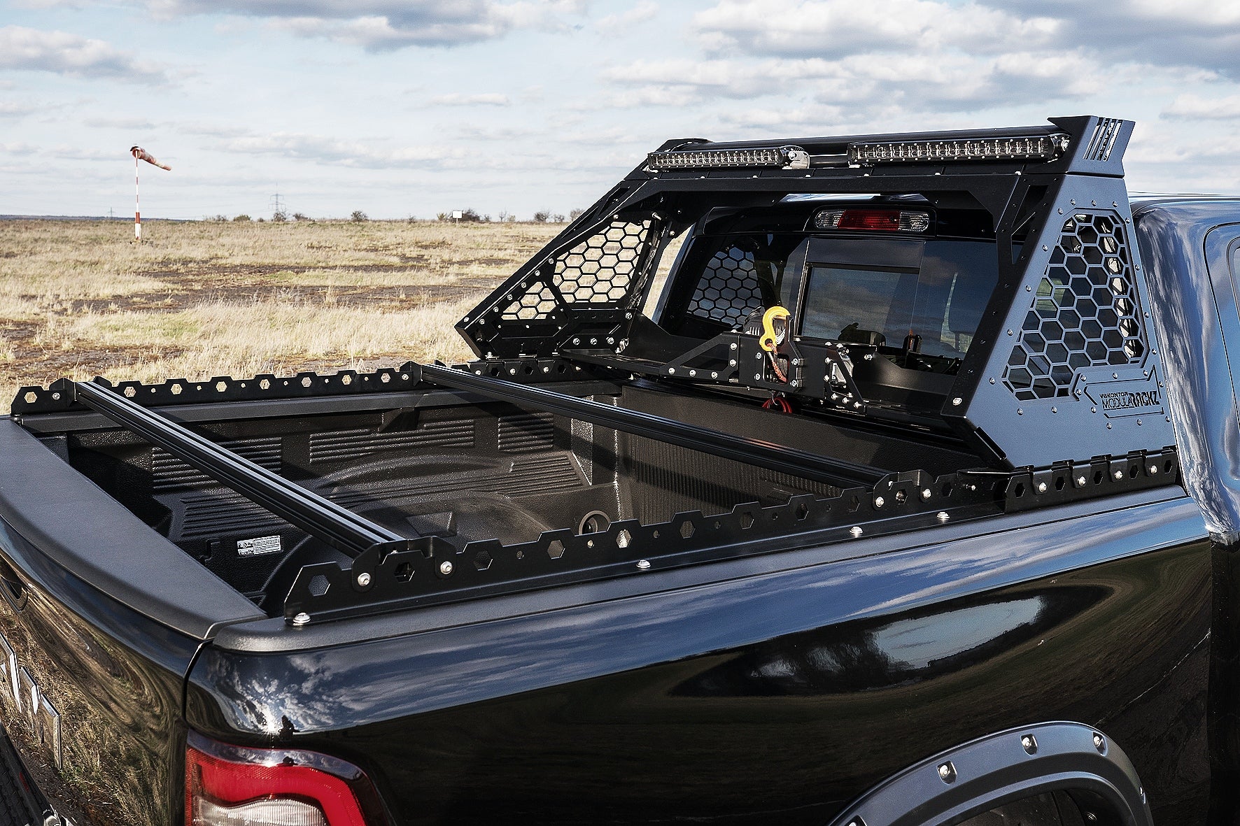 Modularackz Überrollbügel mit Rail und Beleuchtungsset