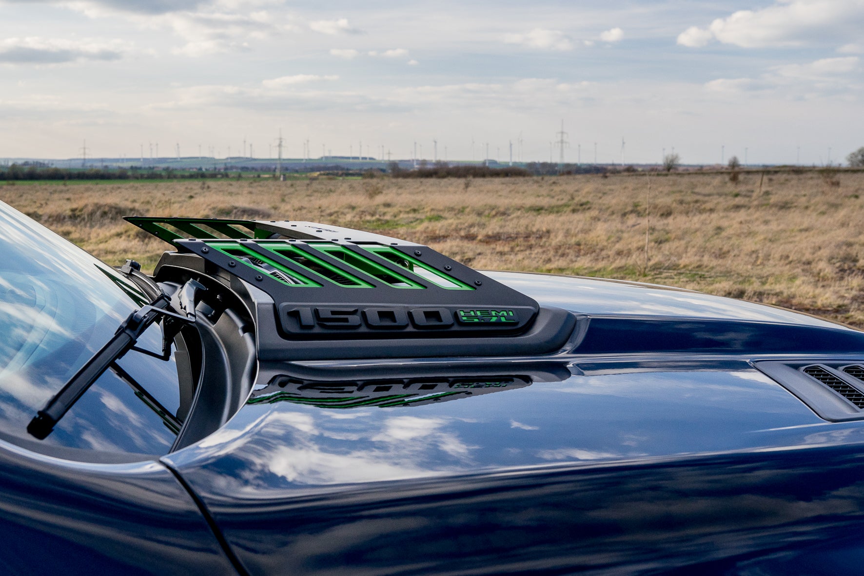 Modularackz Hood Scoop LED für RAM 1500